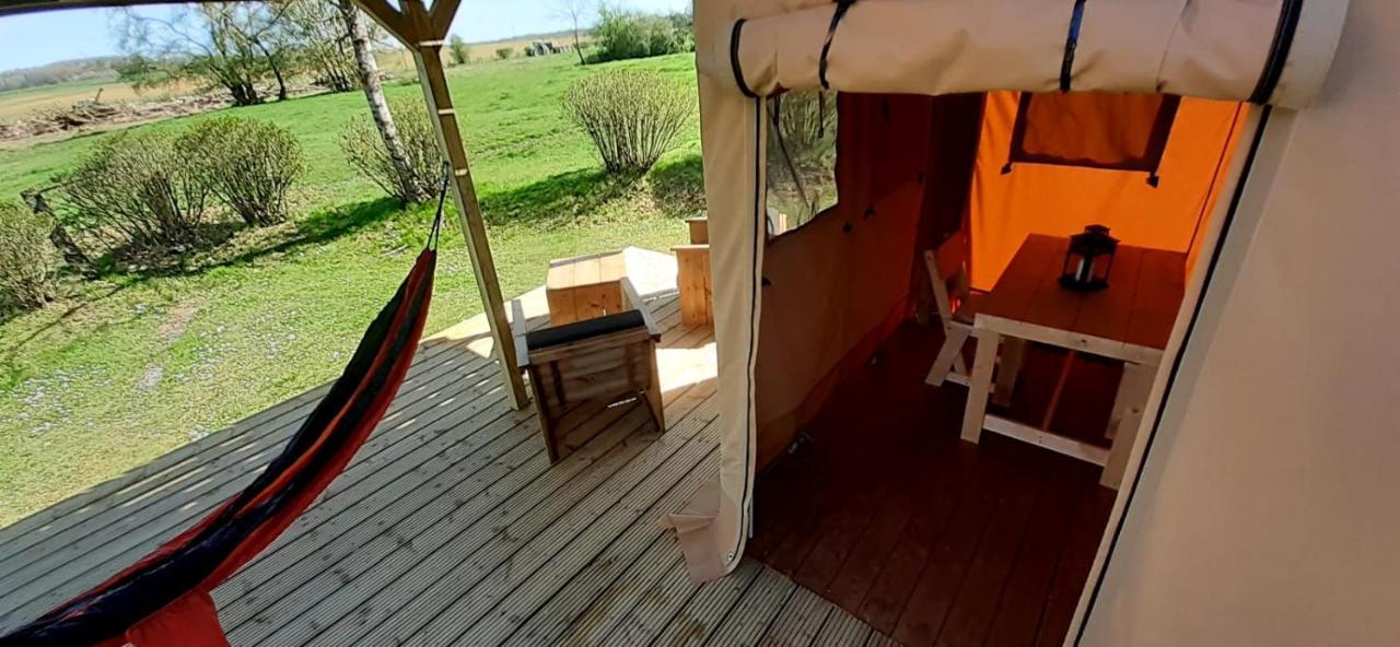 Tente Cabane Du Camping Hautoreille Bannes  Eksteriør billede