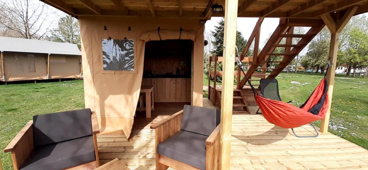Tente Cabane Du Camping Hautoreille Bannes  Eksteriør billede